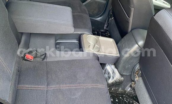 Nunua Ilio tumika Subaru Forester Fedha Gari ndani ya Kampala nchini Uganda Nunua Ilio tumika Subaru Forester Fedha Gari ndani ya Kampala nchini Uganda