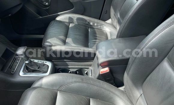 Acheter Occasion Voiture Volkswagen Tiguan Bleu à Kampala, Ouganda Acheter Occasion Voiture Volkswagen Tiguan Bleu à Kampala, Ouganda