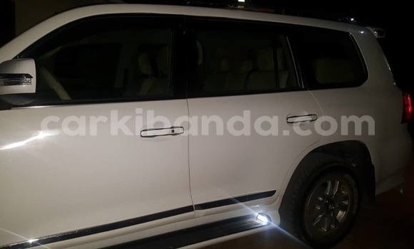 Buy Used Toyota Land Cruiser White Car in Kampala in Uganda Buy Used Toyota Land Cruiser White Car in Kampala in Uganda
