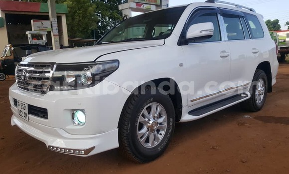 Buy Used Toyota Land Cruiser White Car in Kampala in Uganda Buy Used Toyota Land Cruiser White Car in Kampala in Uganda