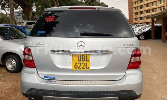 Nunua Ilio tumika Mercedes‒Benz ML–Class Fedha Gari ndani ya Kampala nchini Uganda Nunua Ilio tumika Mercedes‒Benz ML–Class Fedha Gari ndani ya Kampala nchini Uganda