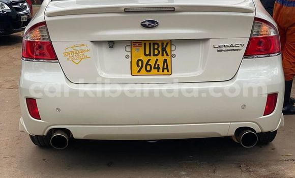 Nunua Ilio tumika Subaru Legacy Nyeupe Gari ndani ya Kampala nchini Uganda Nunua Ilio tumika Subaru Legacy Nyeupe Gari ndani ya Kampala nchini Uganda