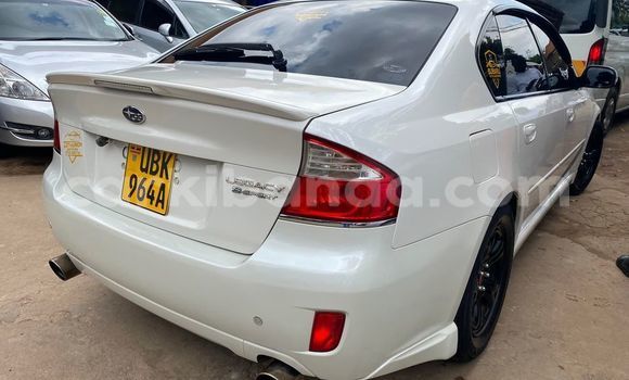 Nunua Ilio tumika Subaru Legacy Nyeupe Gari ndani ya Kampala nchini Uganda Nunua Ilio tumika Subaru Legacy Nyeupe Gari ndani ya Kampala nchini Uganda