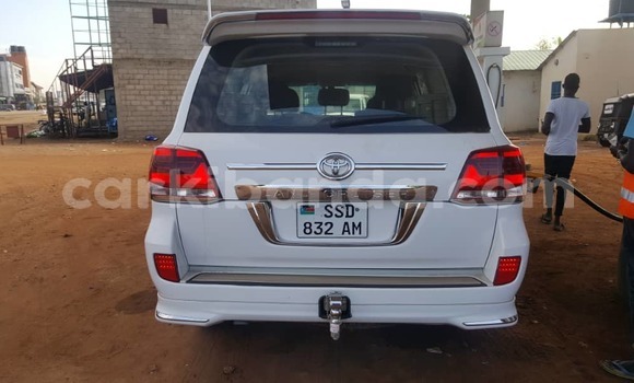 Buy Used Toyota Land Cruiser White Car in Kampala in Uganda Buy Used Toyota Land Cruiser White Car in Kampala in Uganda