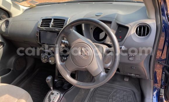 Nunua Ilio tumika Toyota IST Bluu Gari ndani ya Kampala nchini Uganda Nunua Ilio tumika Toyota IST Bluu Gari ndani ya Kampala nchini Uganda