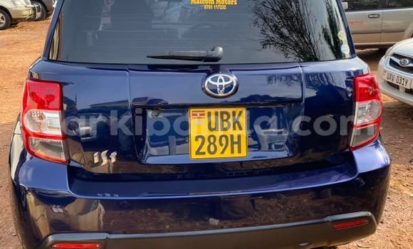 Nunua Ilio tumika Toyota IST Bluu Gari ndani ya Kampala nchini Uganda Nunua Ilio tumika Toyota IST Bluu Gari ndani ya Kampala nchini Uganda