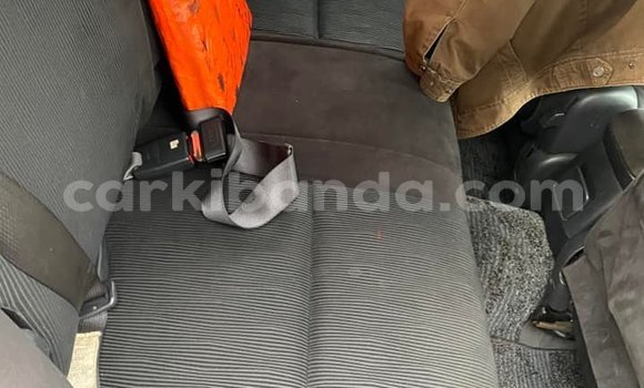 Acheter Occasion Voiture Toyota Allex Bleu à Kampala, Ouganda Acheter Occasion Voiture Toyota Allex Bleu à Kampala, Ouganda