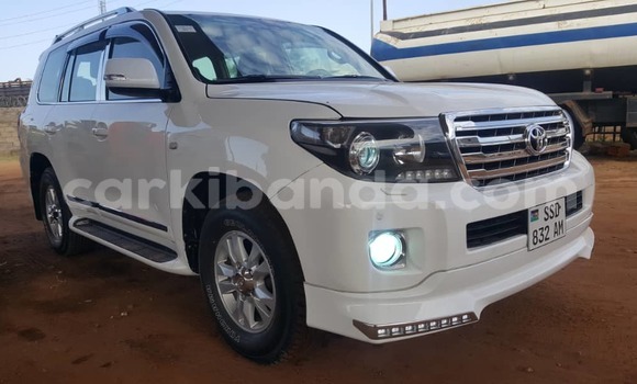 Buy Used Toyota Land Cruiser White Car in Kampala in Uganda Buy Used Toyota Land Cruiser White Car in Kampala in Uganda
