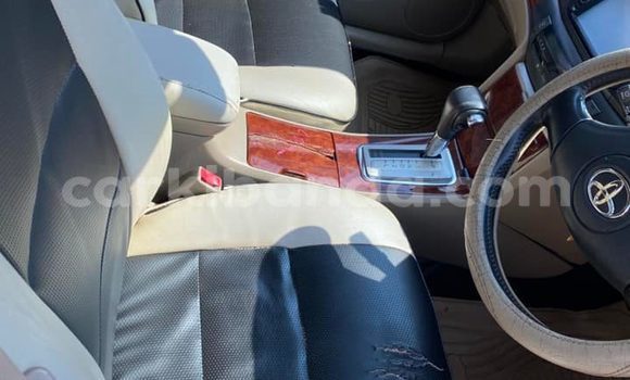 Nunua Ilio tumika Toyota Premio Fedha Gari ndani ya Kampala nchini Uganda Nunua Ilio tumika Toyota Premio Fedha Gari ndani ya Kampala nchini Uganda