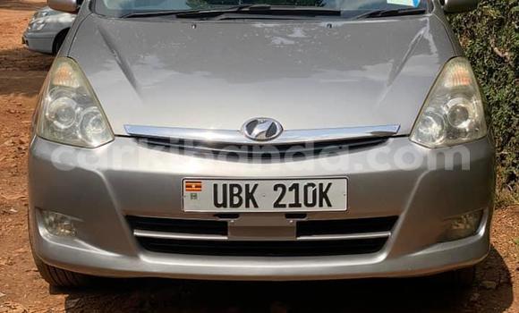 Nunua Ilio tumika Toyota Wish Fedha Gari ndani ya Kampala nchini Uganda Nunua Ilio tumika Toyota Wish Fedha Gari ndani ya Kampala nchini Uganda