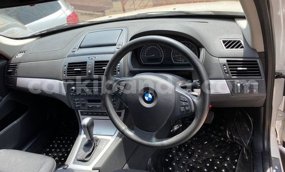 Acheter Occasion Voiture BMW X3 Blanc à Kampala, Ouganda Acheter Occasion Voiture BMW X3 Blanc à Kampala, Ouganda