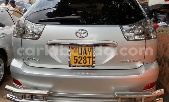 Nunua Ilio tumika Toyota Harrier Fedha Gari ndani ya Kampala nchini Uganda Nunua Ilio tumika Toyota Harrier Fedha Gari ndani ya Kampala nchini Uganda