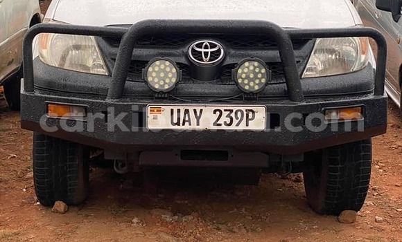 Acheter Occasion Voiture Toyota Hilux Blanc à Jinja–Kawempe, Central Acheter Occasion Voiture Toyota Hilux Blanc à Jinja–Kawempe, Central