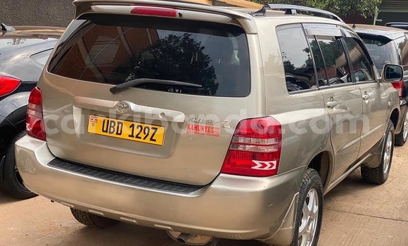 Acheter Occasion Voiture Toyota Kluger Marron à Kampala, Ouganda Acheter Occasion Voiture Toyota Kluger Marron à Kampala, Ouganda