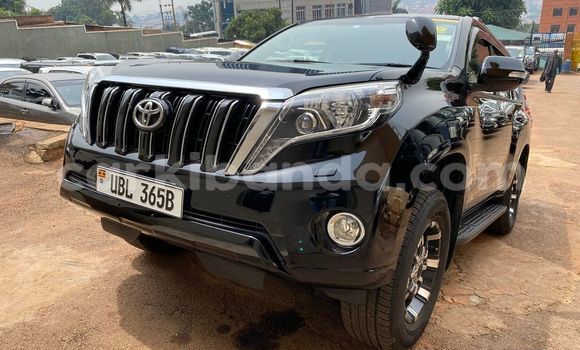 Nunua Ilio tumika Toyota Land Cruiser Prado Nyeusi Gari ndani ya Kampala nchini Uganda Nunua Ilio tumika Toyota Land Cruiser Prado Nyeusi Gari ndani ya Kampala nchini Uganda