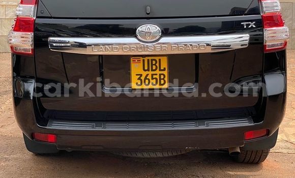 Nunua Ilio tumika Toyota Land Cruiser Prado Nyeusi Gari ndani ya Kampala nchini Uganda Nunua Ilio tumika Toyota Land Cruiser Prado Nyeusi Gari ndani ya Kampala nchini Uganda