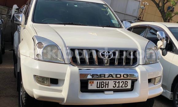 Nunua Ilio tumika Toyota Land Cruiser Nyeupe Gari ndani ya Kampala nchini Uganda Nunua Ilio tumika Toyota Land Cruiser Nyeupe Gari ndani ya Kampala nchini Uganda