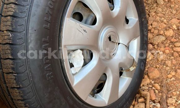 Acheter Occasion Voiture Toyota Spacio Blanc à Kampala, Ouganda Acheter Occasion Voiture Toyota Spacio Blanc à Kampala, Ouganda