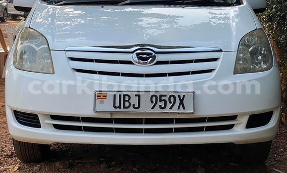 Acheter Occasion Voiture Toyota Spacio Blanc à Kampala, Ouganda Acheter Occasion Voiture Toyota Spacio Blanc à Kampala, Ouganda