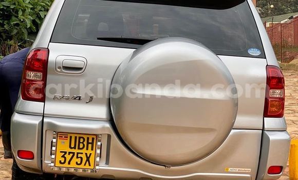 Nunua Ilio tumika Toyota RAV4 Nyeupe Gari ndani ya Kampala nchini Uganda Nunua Ilio tumika Toyota RAV4 Nyeupe Gari ndani ya Kampala nchini Uganda