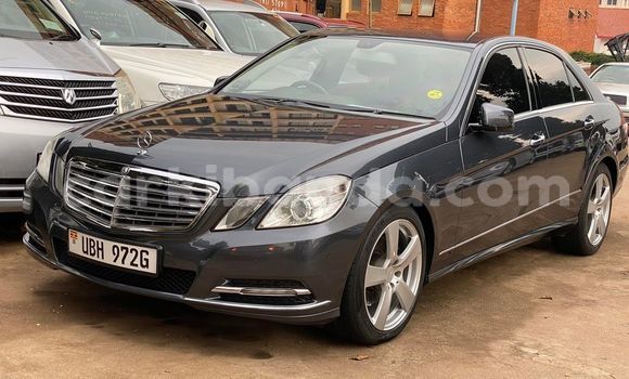 Buy Used Mercedes‒Benz E–Class Blue Car in Kampala in Uganda