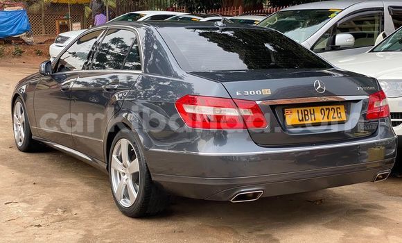 Nunua Ilio tumika Mercedes‒Benz E–Class Bluu Gari ndani ya Kampala nchini Uganda Nunua Ilio tumika Mercedes‒Benz E–Class Bluu Gari ndani ya Kampala nchini Uganda
