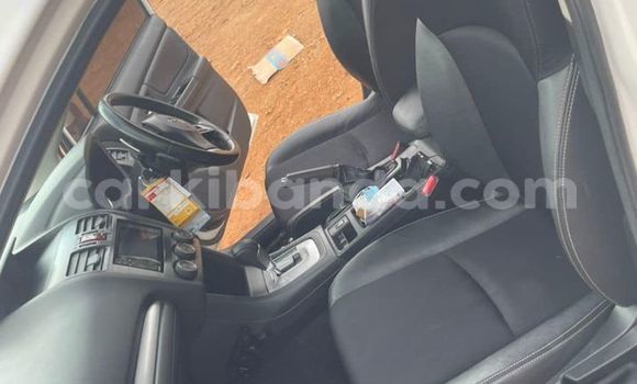 Acheter Occasion Voiture Subaru Impreza Blanc à Kampala, Ouganda Acheter Occasion Voiture Subaru Impreza Blanc à Kampala, Ouganda