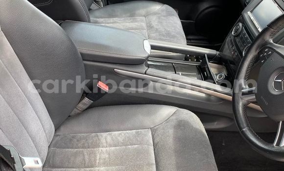 Acheter Occasion Voiture Mercedes‒Benz ML–Class Noir à Kampala, Ouganda Acheter Occasion Voiture Mercedes‒Benz ML–Class Noir à Kampala, Ouganda