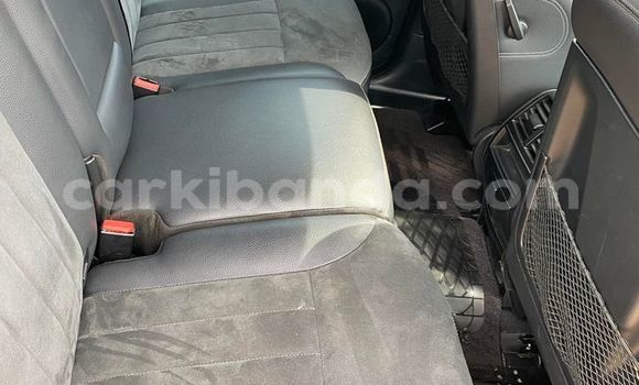 Acheter Occasion Voiture Mercedes‒Benz ML–Class Noir à Kampala, Ouganda Acheter Occasion Voiture Mercedes‒Benz ML–Class Noir à Kampala, Ouganda