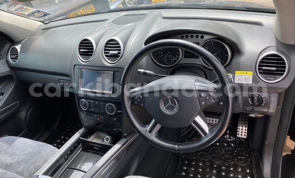 Acheter Occasion Voiture Mercedes‒Benz ML–Class Noir à Kampala, Ouganda Acheter Occasion Voiture Mercedes‒Benz ML–Class Noir à Kampala, Ouganda