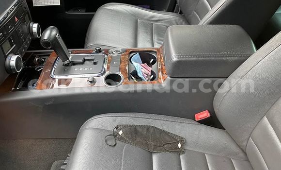 Nunua Ilio tumika Volkswagen Touareg Nyeupe Gari ndani ya Kampala nchini Uganda Nunua Ilio tumika Volkswagen Touareg Nyeupe Gari ndani ya Kampala nchini Uganda