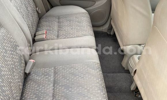 Nunua Ilio tumika Toyota Spacio Fedha Gari ndani ya Kampala nchini Uganda Nunua Ilio tumika Toyota Spacio Fedha Gari ndani ya Kampala nchini Uganda