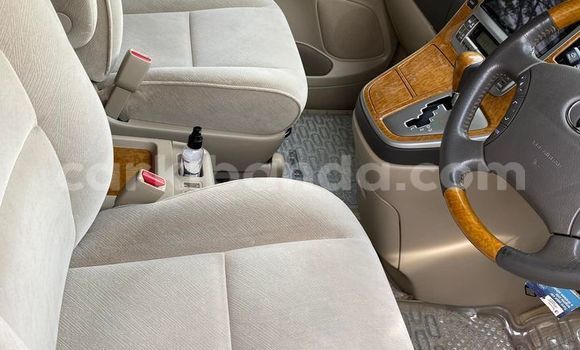 Acheter Occasion Voiture Toyota Alphard Blanc à Kampala, Ouganda Acheter Occasion Voiture Toyota Alphard Blanc à Kampala, Ouganda