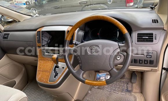 Acheter Occasion Voiture Toyota Alphard Blanc à Kampala, Ouganda Acheter Occasion Voiture Toyota Alphard Blanc à Kampala, Ouganda