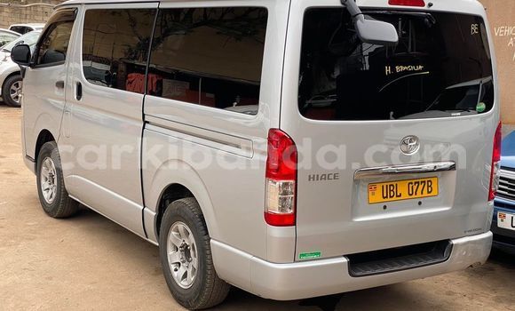 Acheter Occasion Voiture Toyota Hiace Gris à Kampala, Ouganda Acheter Occasion Voiture Toyota Hiace Gris à Kampala, Ouganda