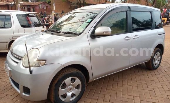 Buy Used Toyota Sienta Silver Car in Kampala in Uganda Buy Used Toyota Sienta Silver Car in Kampala in Uganda