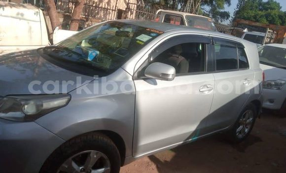 Acheter Occasion Voiture Toyota IST Gris à Kampala, Ouganda Acheter Occasion Voiture Toyota IST Gris à Kampala, Ouganda