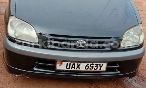 Nunua Ilio tumika Toyota Raum Nyeusi Gari ndani ya Kampala nchini Uganda