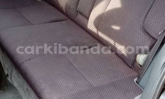 Acheter Occasion Voiture Toyota Raum Noir à Kampala, Ouganda Acheter Occasion Voiture Toyota Raum Noir à Kampala, Ouganda