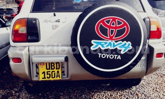 Buy Used Toyota RAV4 White Car in Kampala in Uganda Buy Used Toyota RAV4 White Car in Kampala in Uganda