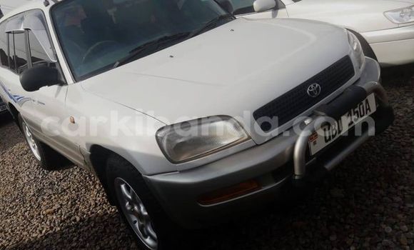 Buy Used Toyota RAV4 White Car in Kampala in Uganda Buy Used Toyota RAV4 White Car in Kampala in Uganda