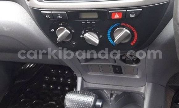 Acheter Occasion Voiture Toyota RAV4 Rouge à Kampala, Ouganda Acheter Occasion Voiture Toyota RAV4 Rouge à Kampala, Ouganda