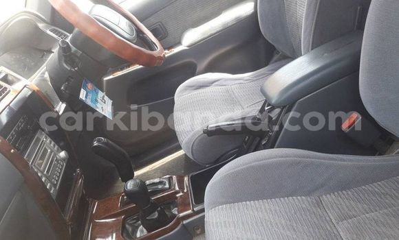 Acheter Occasion Voiture Toyota Surf Gris à Kampala, Ouganda Acheter Occasion Voiture Toyota Surf Gris à Kampala, Ouganda