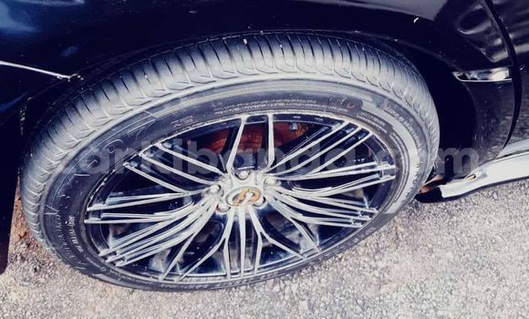 Acheter Occasion Voiture Subaru Legacy Noir à Kampala, Ouganda Acheter Occasion Voiture Subaru Legacy Noir à Kampala, Ouganda