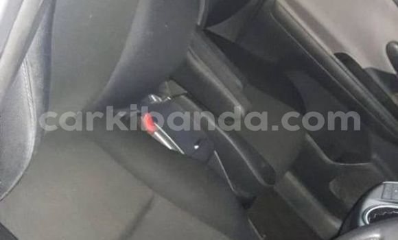 Acheter Occasion Voiture Toyota Wish Blanc à Kampala, Ouganda Acheter Occasion Voiture Toyota Wish Blanc à Kampala, Ouganda