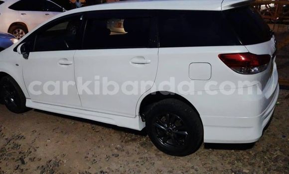Acheter Occasion Voiture Toyota Wish Blanc à Kampala, Ouganda Acheter Occasion Voiture Toyota Wish Blanc à Kampala, Ouganda