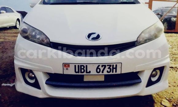 Acheter Occasion Voiture Toyota Wish Blanc à Kampala, Ouganda Acheter Occasion Voiture Toyota Wish Blanc à Kampala, Ouganda