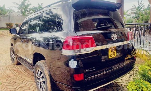 Acheter Occasion Voiture Toyota Land Cruiser Noir à Kampala, Ouganda Acheter Occasion Voiture Toyota Land Cruiser Noir à Kampala, Ouganda