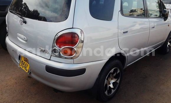 Acheter Occasion Voiture Toyota Spacio Gris à Kampala, Ouganda Acheter Occasion Voiture Toyota Spacio Gris à Kampala, Ouganda