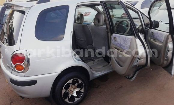 Acheter Occasion Voiture Toyota Spacio Gris à Kampala, Ouganda Acheter Occasion Voiture Toyota Spacio Gris à Kampala, Ouganda